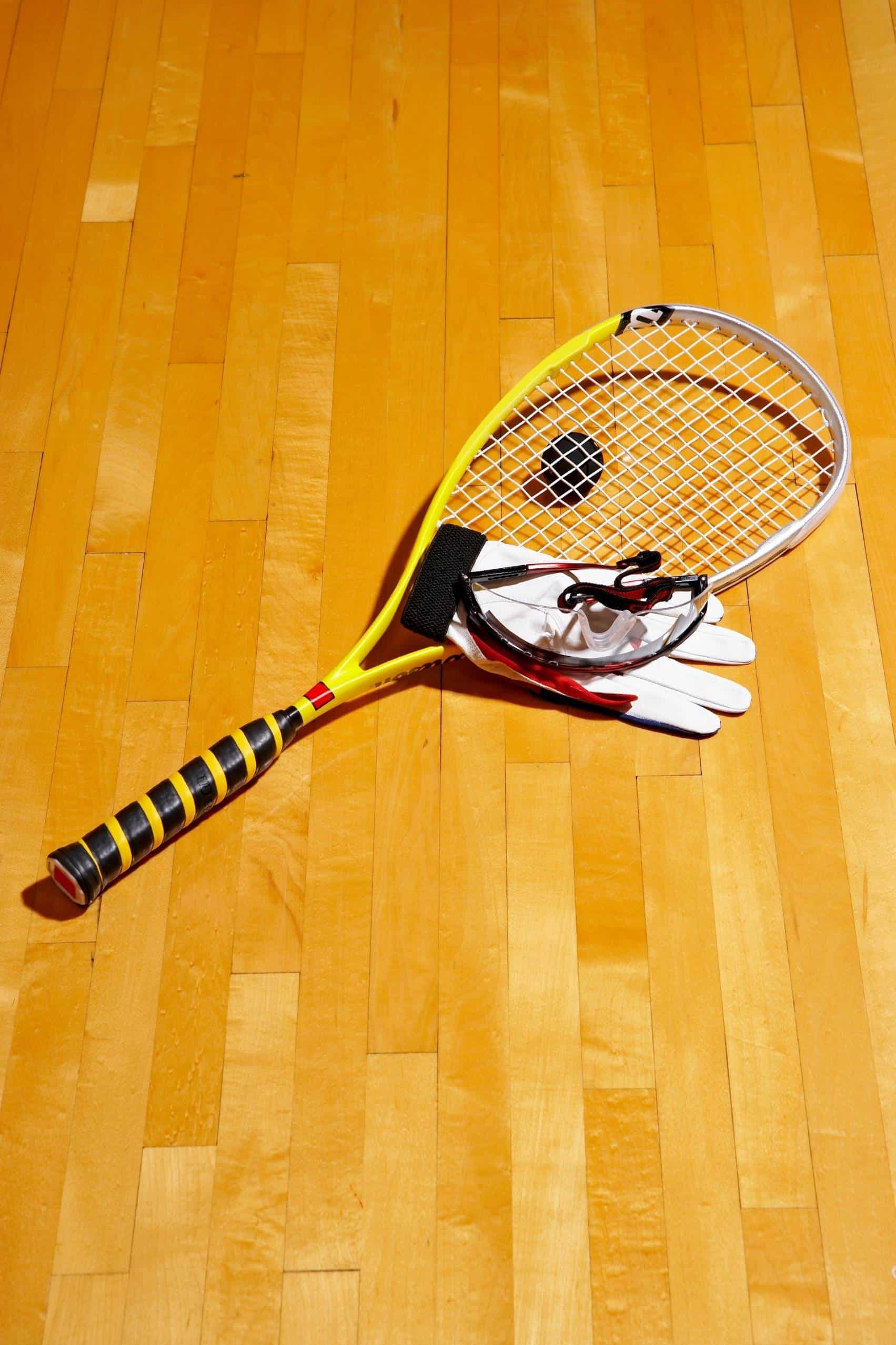 Best Squash Racquets For Beginners, Intermediate & Advanced Players
